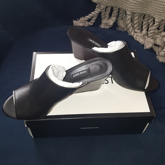 (SOLD) Nine West Shoes - Picture 5 of 7